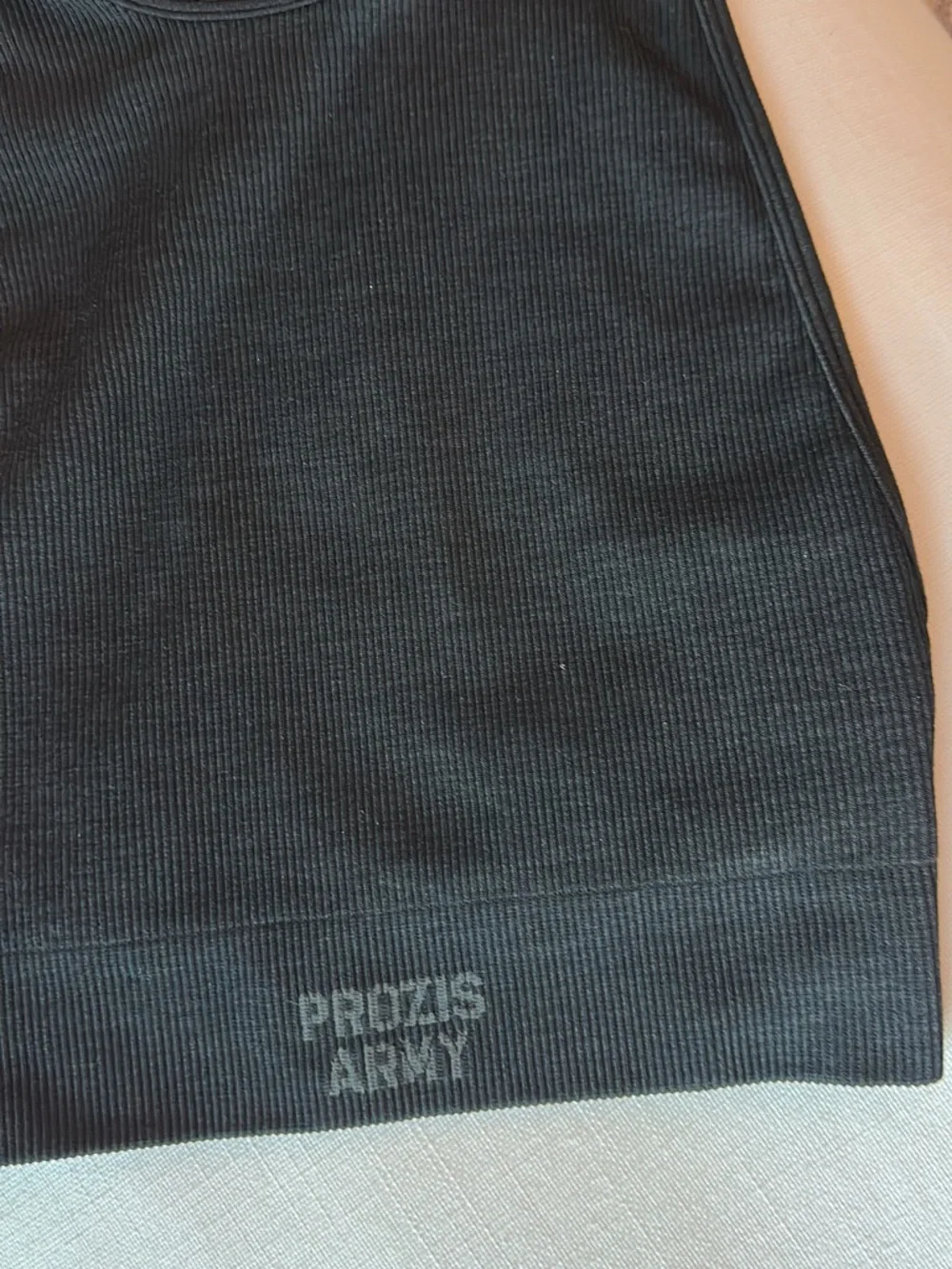Prozis Black Ribbed Racerback Crop - Picture 3 of 4